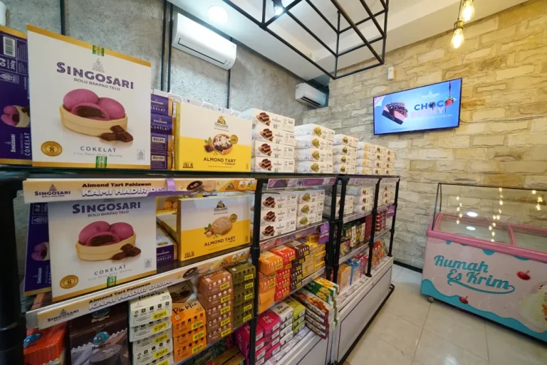 Interior Dekat Eskrim