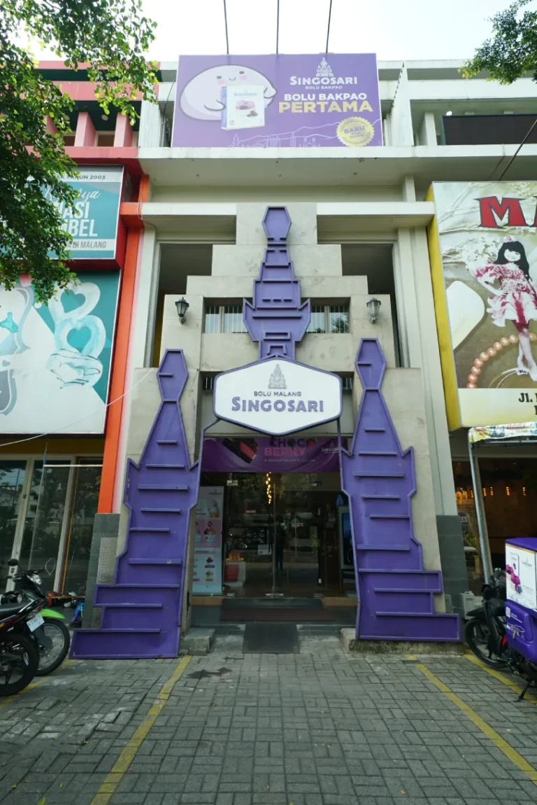 Tampak Depan Store Karanglo