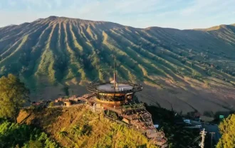 bromo hillside cafe