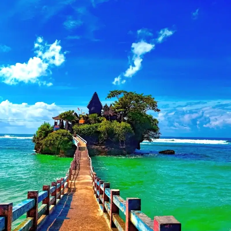 Pantai Balekambang