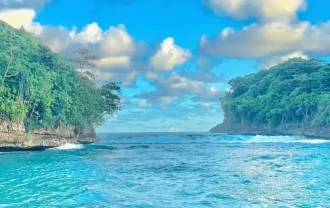 pantai teluk asmoro malang