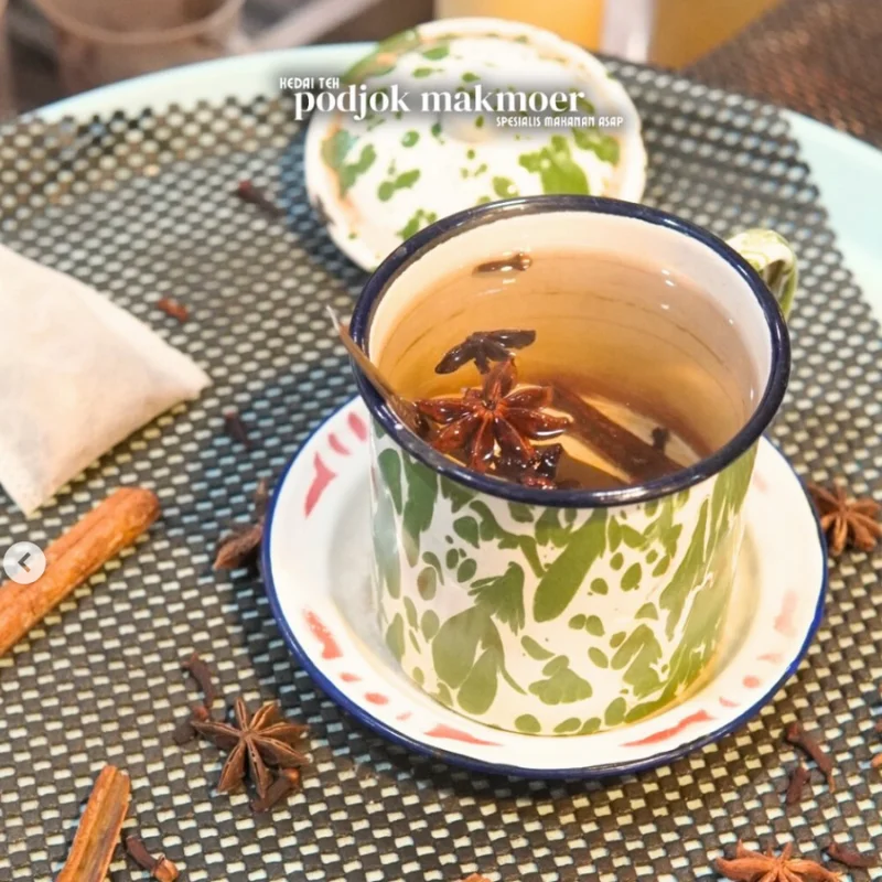 Kedai Teh Podjok Makmoer