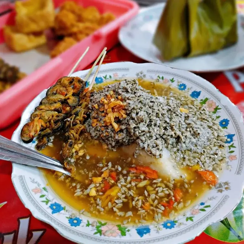 Kupang Kraton Hj. Qomariyah