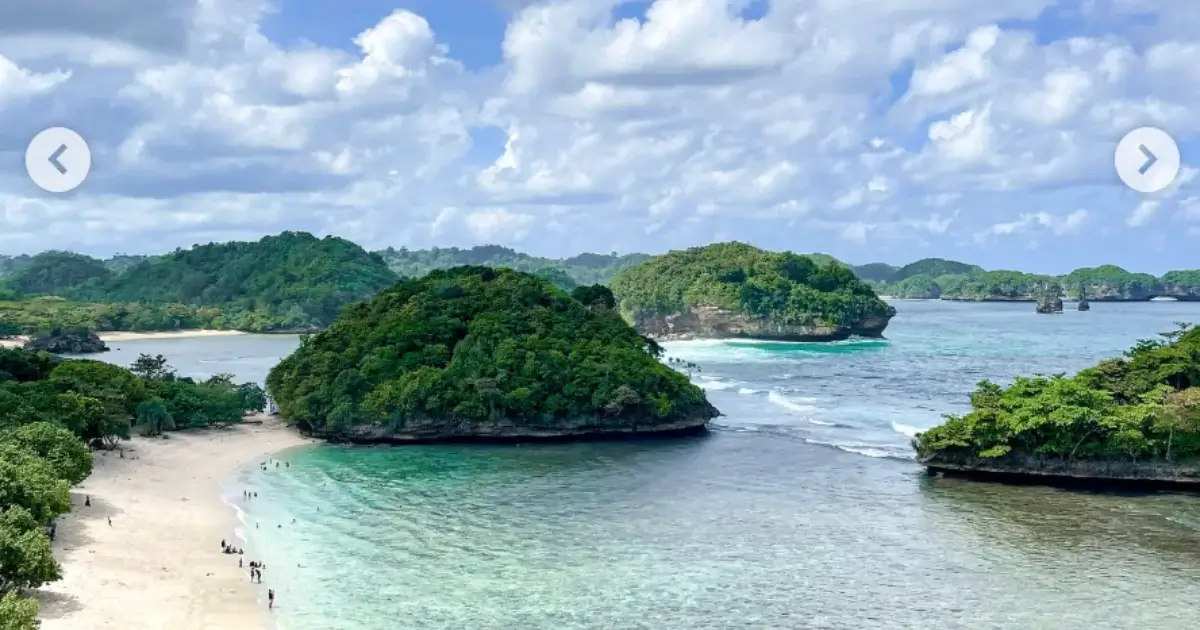 Pantai Teluk Asmara Malang