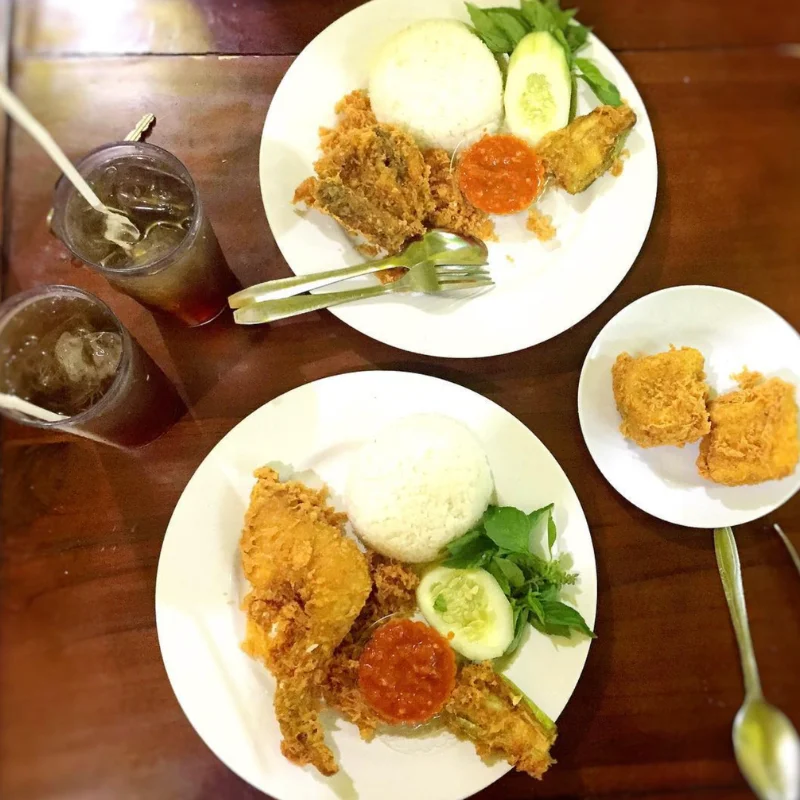 Warung Lalapan Cak Pi’i